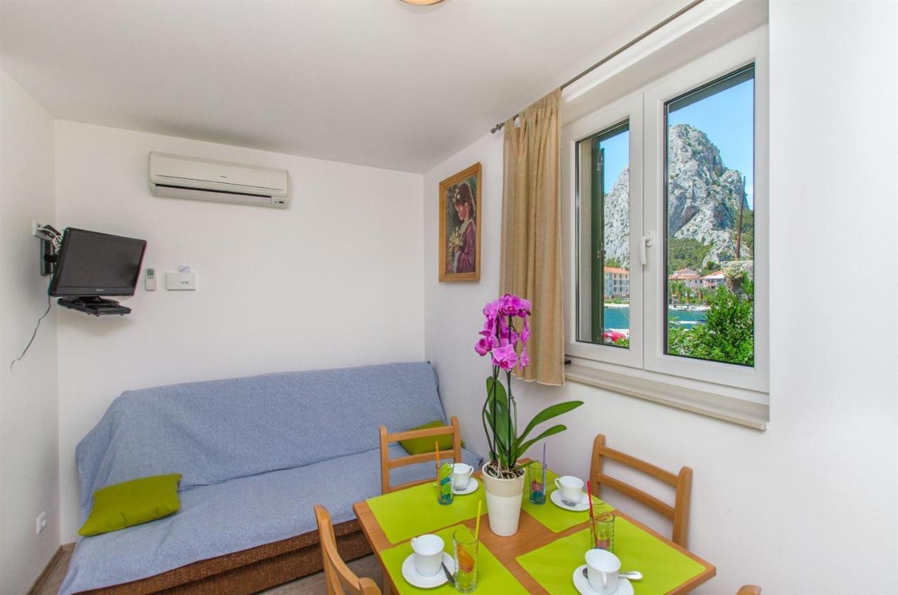 Apartments Mira Оміш Екстер'єр фото